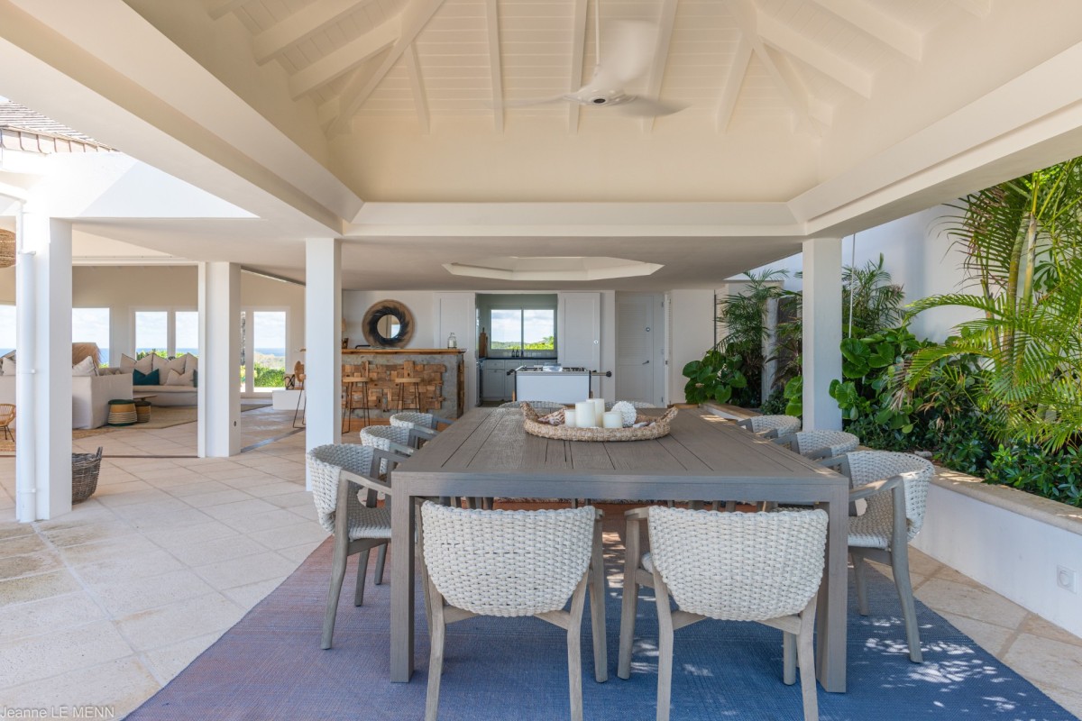 Poppy - 3-bedroom luxury villa in Poppy

        
        
            
                Mont Jean - Image 13