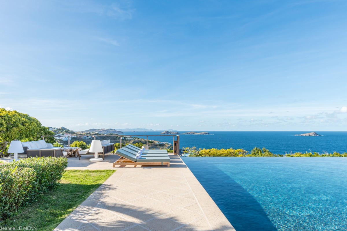 Poppy - 3-bedroom luxury villa in Poppy

        
        
            
                Mont Jean - Image 7