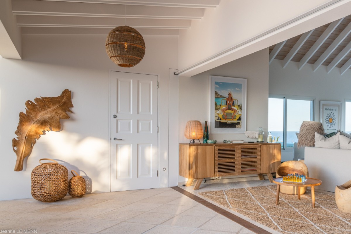 Poppy - 3-bedroom luxury villa in Poppy

        
        
            
                Mont Jean - Image 17