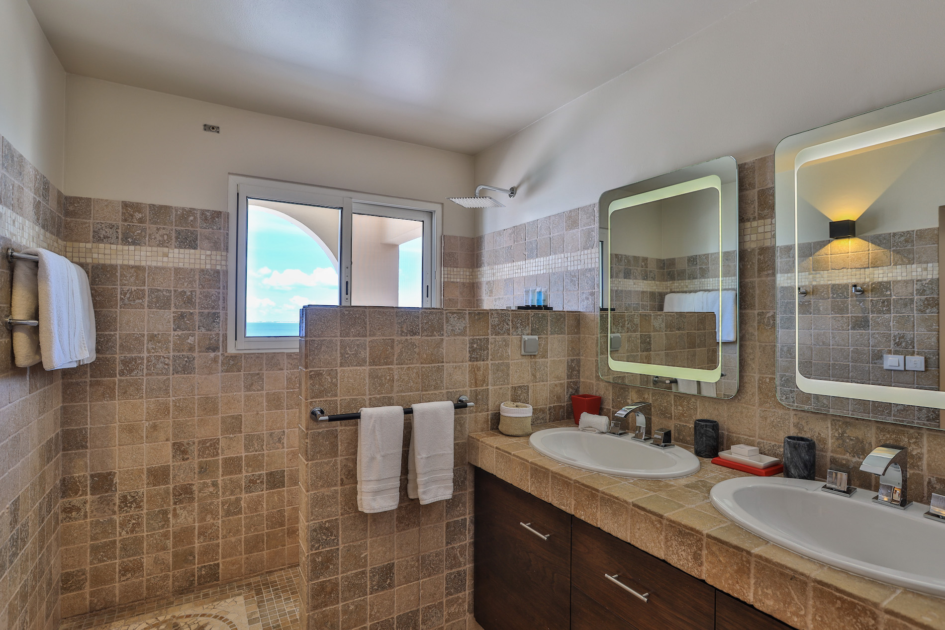 Villa Dreamin Blue - 5-bedroom luxury villa in St. Maarten - Image 50