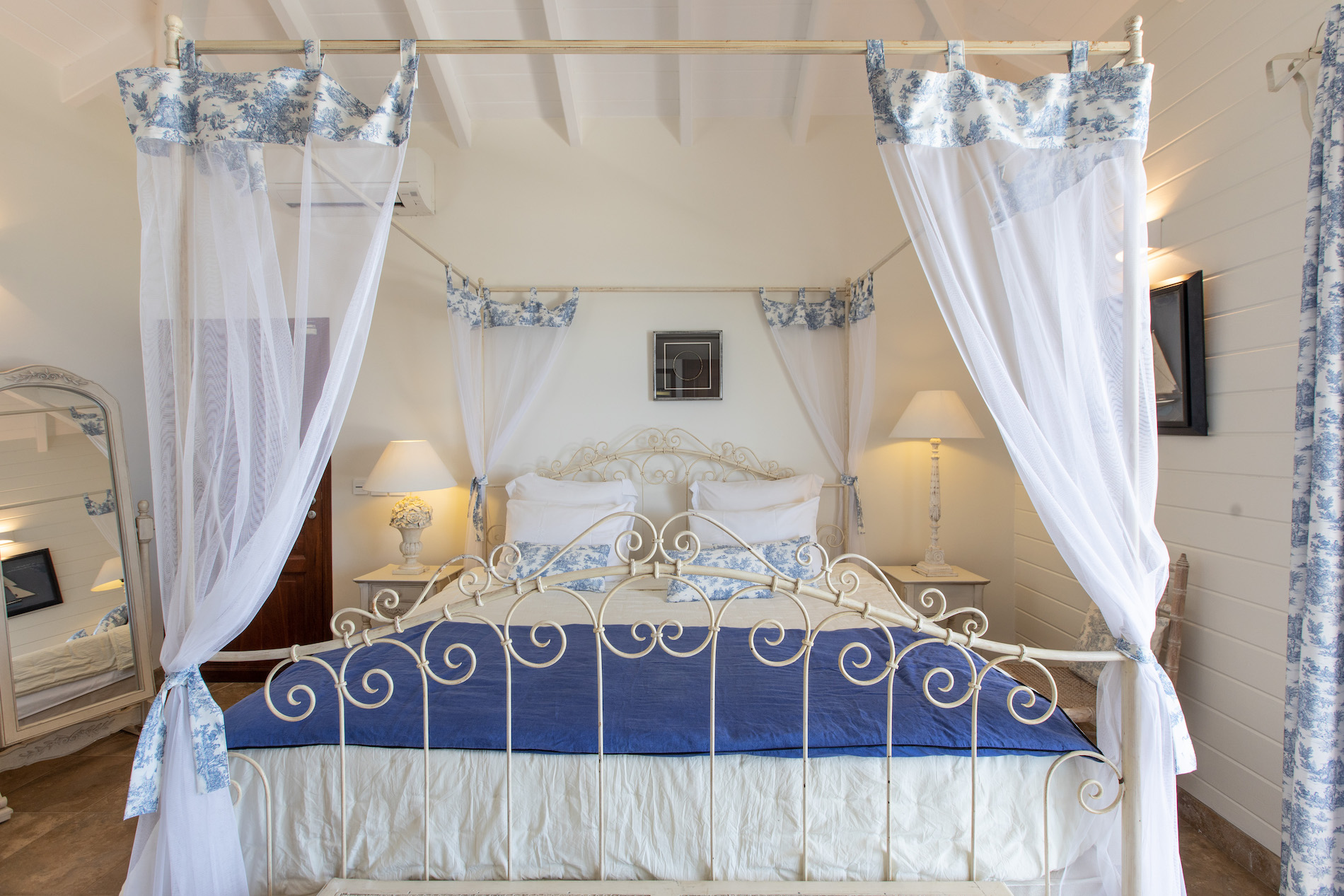 Villa Dreamin Blue - 5-bedroom luxury villa in St. Maarten - Image 52