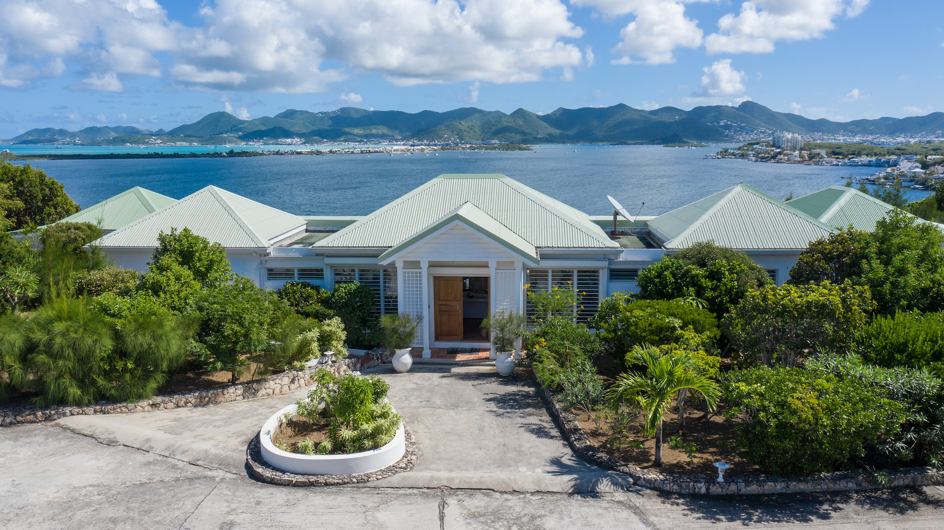 Villa Fields of Ambrosia - 4-bedroom luxury villa in St. Maarten - Image 42