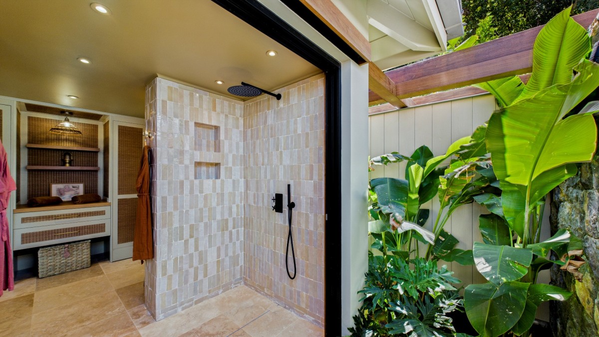 Bonnie - 3-bedroom luxury villa in Bonnie

        
        
            
                Saint Jean - Image 16