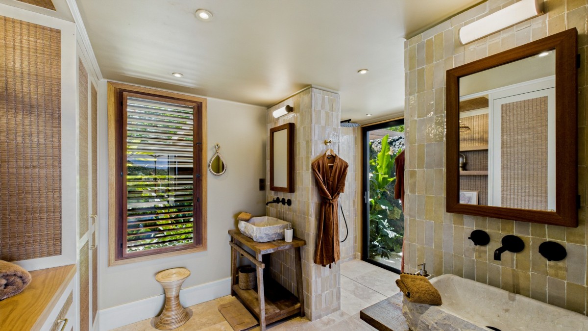 Bonnie - 3-bedroom luxury villa in Bonnie

        
        
            
                Saint Jean - Image 15