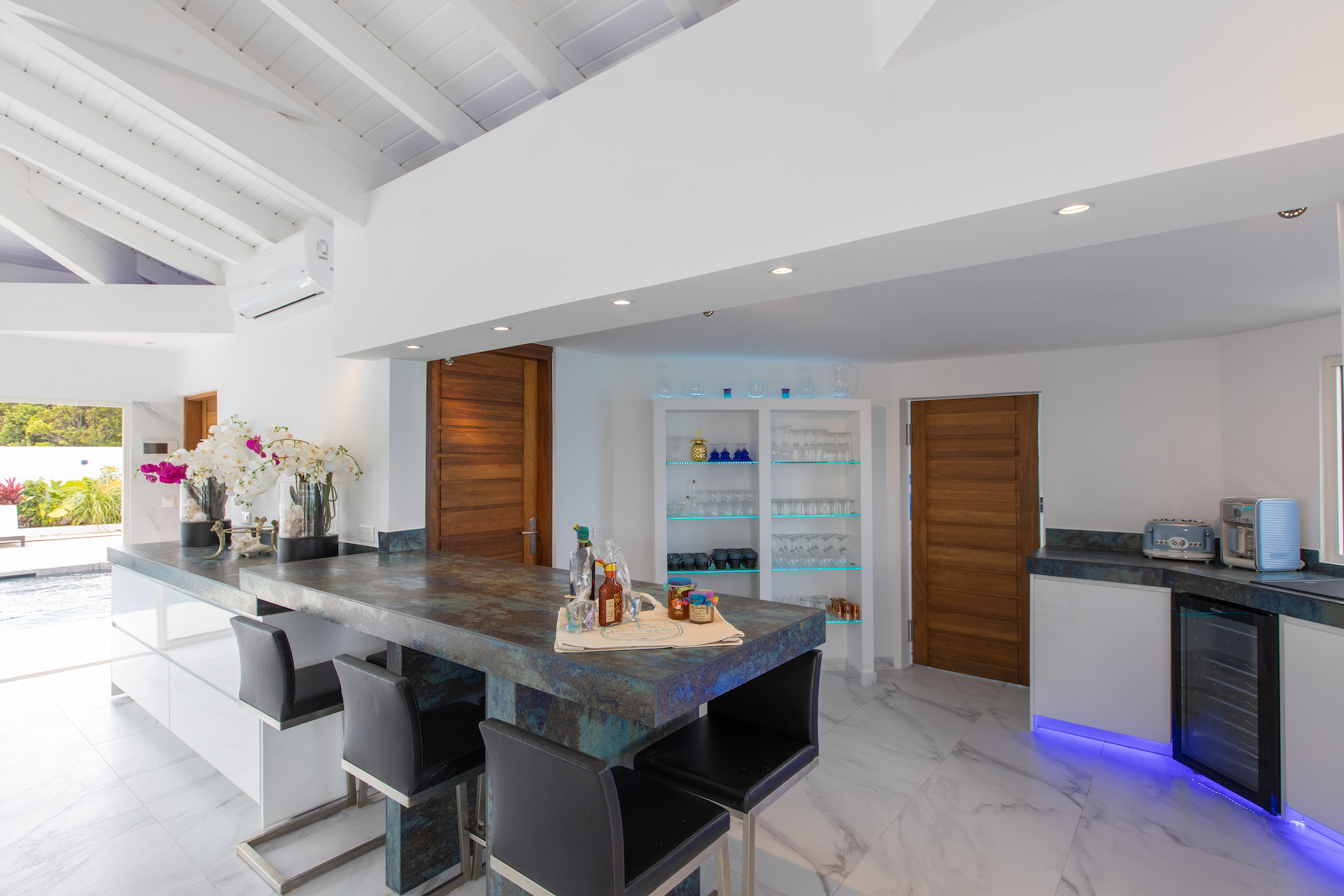 Villa Infinity Blue - 6-bedroom luxury villa in St. Maarten - Image 50