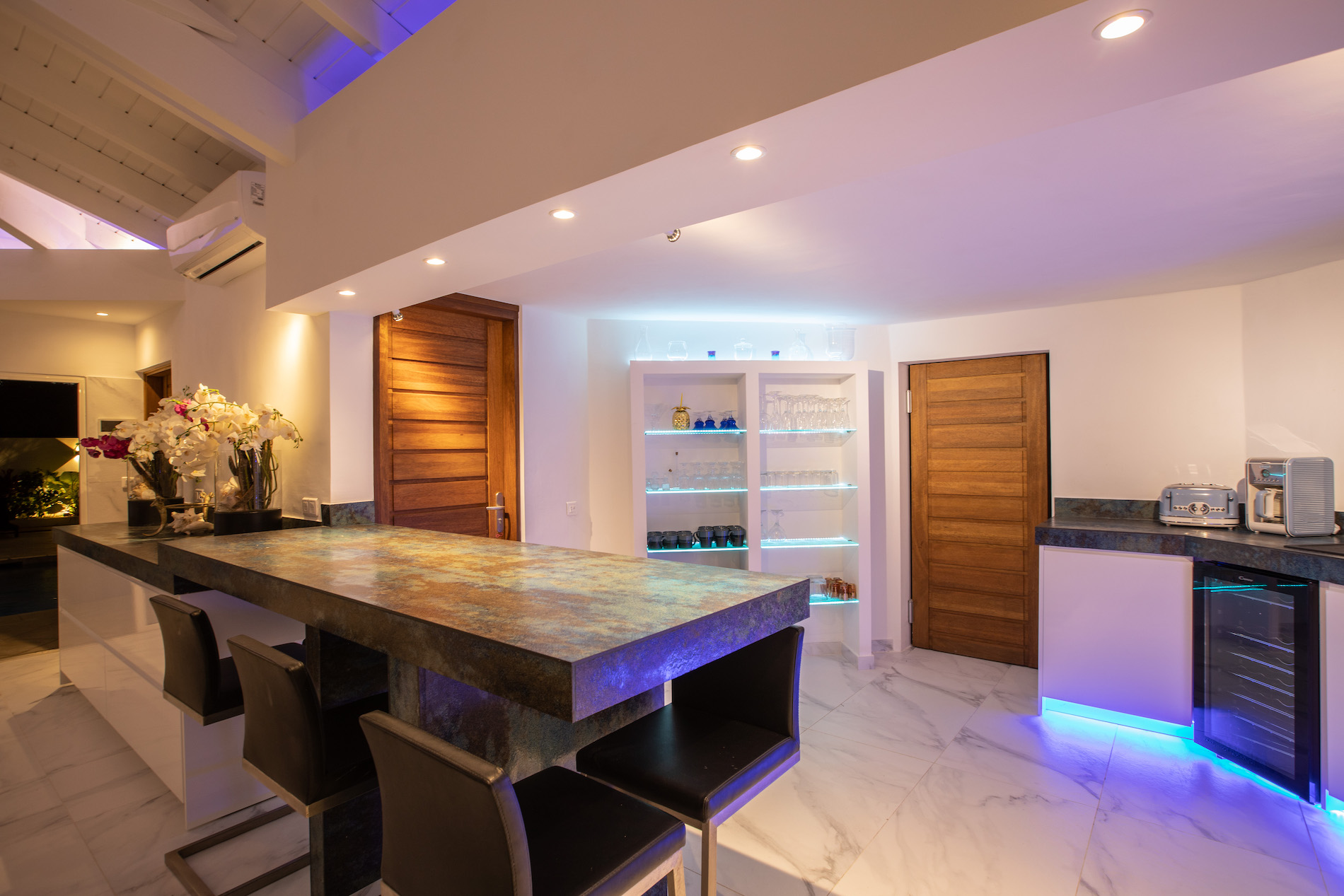 Villa Infinity Blue - 6-bedroom luxury villa in St. Maarten - Image 89