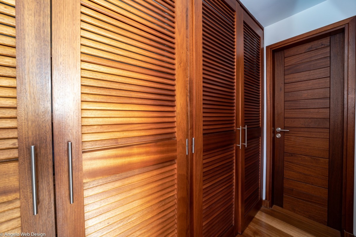 Kyr - 4-bedroom luxury villa in Kyr

        
        
            
                Lurin - Image 13