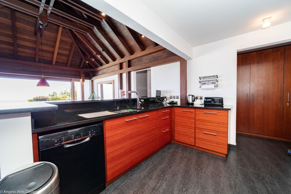 Kyr - 4-bedroom luxury villa in Kyr

        
        
            
                Lurin - Image 18