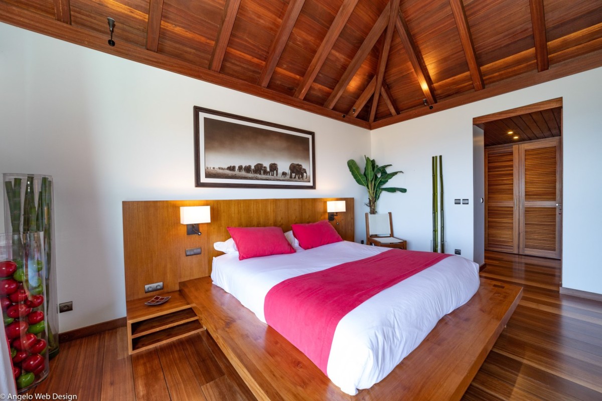 Kyr - 4-bedroom luxury villa in Kyr

        
        
            
                Lurin - Image 15