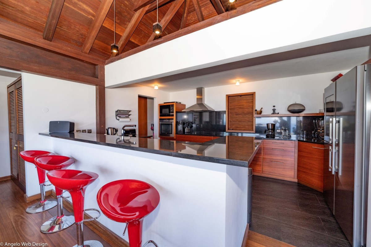 Kyr - 4-bedroom luxury villa in Kyr

        
        
            
                Lurin - Image 8