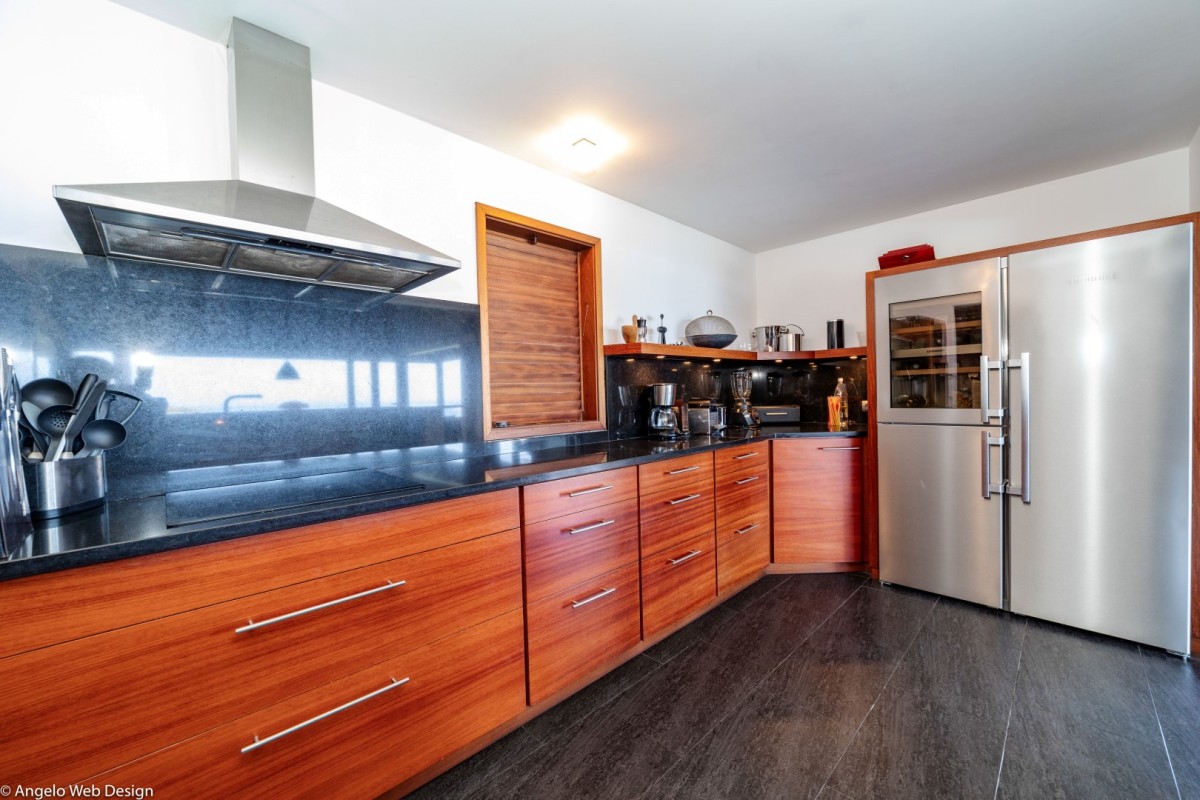 Kyr - 4-bedroom luxury villa in Kyr

        
        
            
                Lurin - Image 9