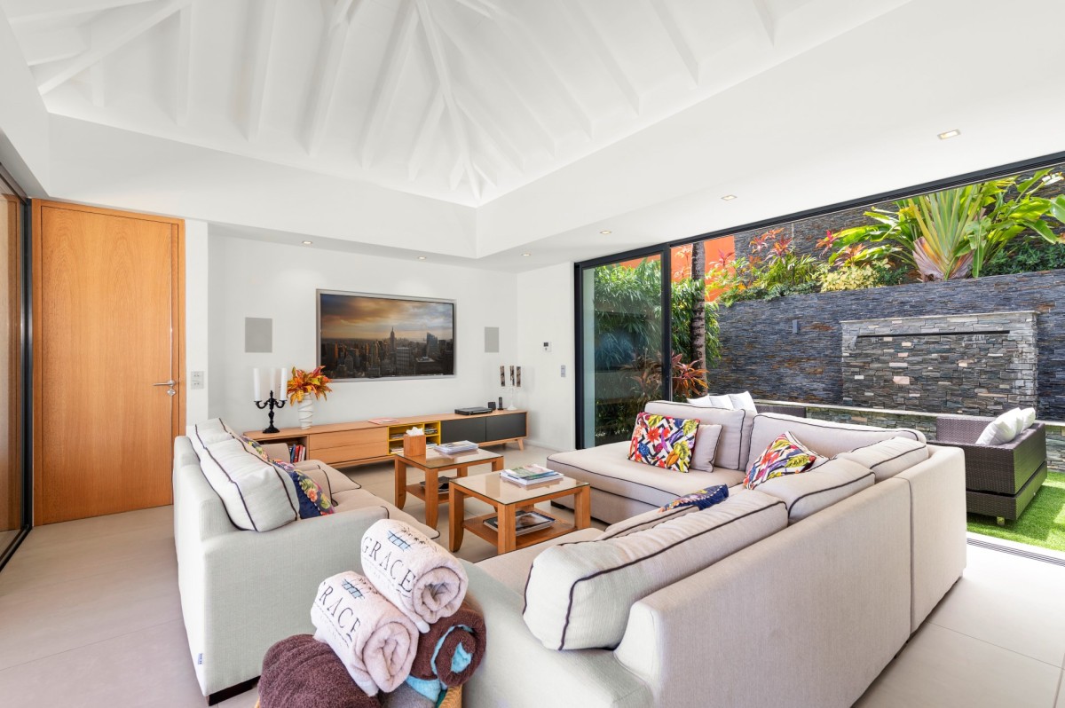 Grace - 6-bedroom luxury villa in Grace

        
        
            
                Anse - Image 17