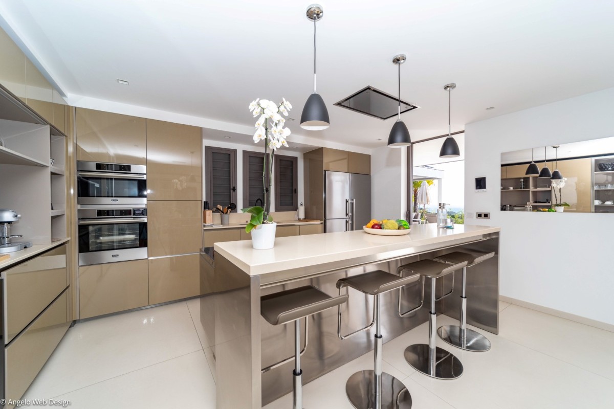 Lao - 3-bedroom luxury villa in Lao - Image 12