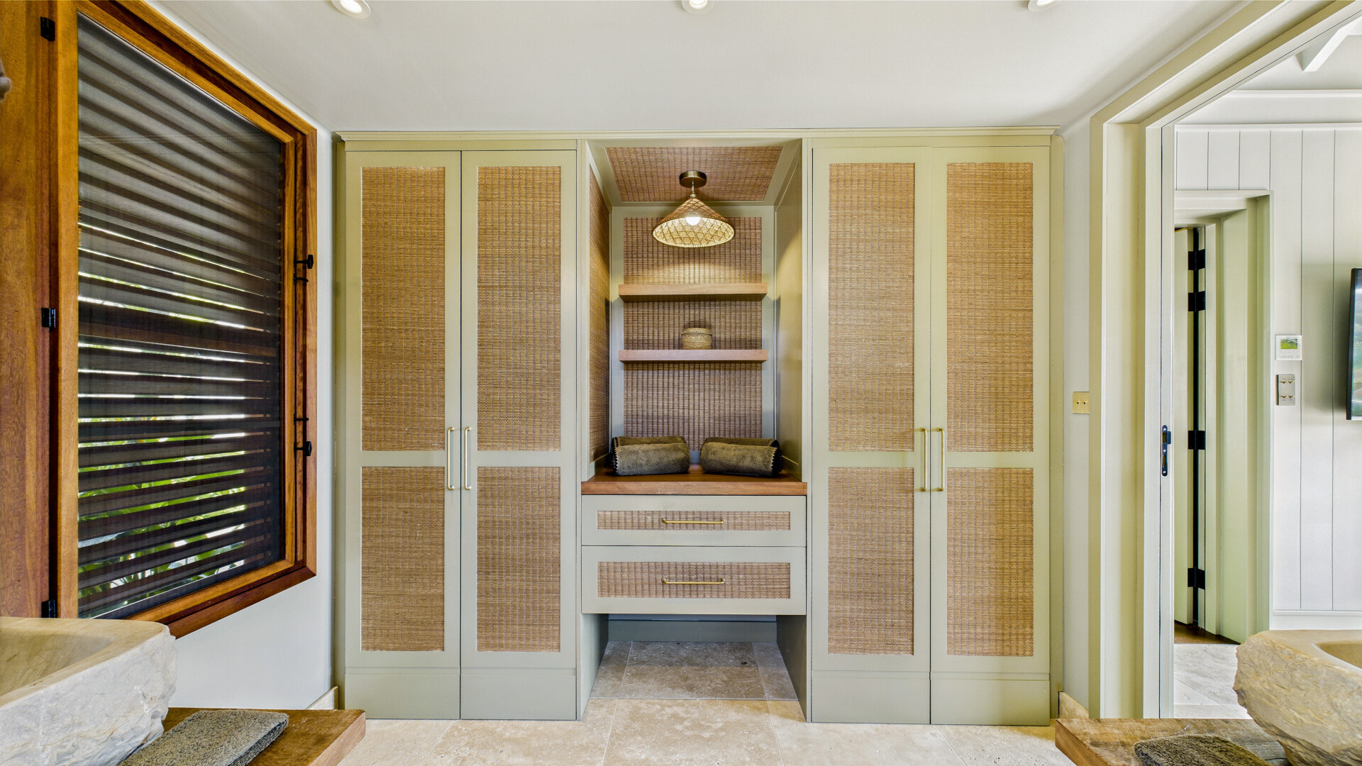 Clyde - 3-bedroom luxury villa in Clyde
Saint Jean - Image 9