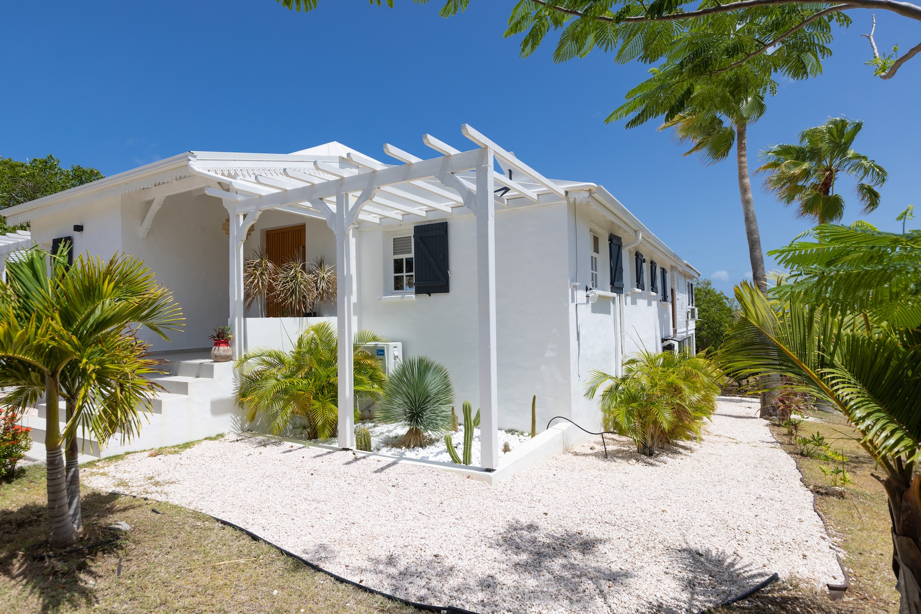 Villa Les Oliviers - 4-bedroom luxury villa in St. Maarten - Image 37