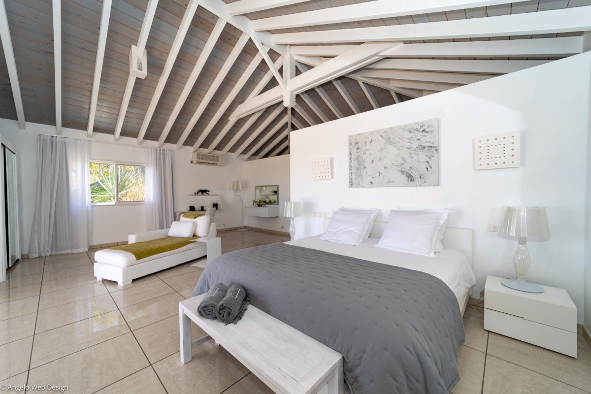 Prestige - 3-bedroom luxury villa in Prestige

        
        
            
                Gustavia - Image 15