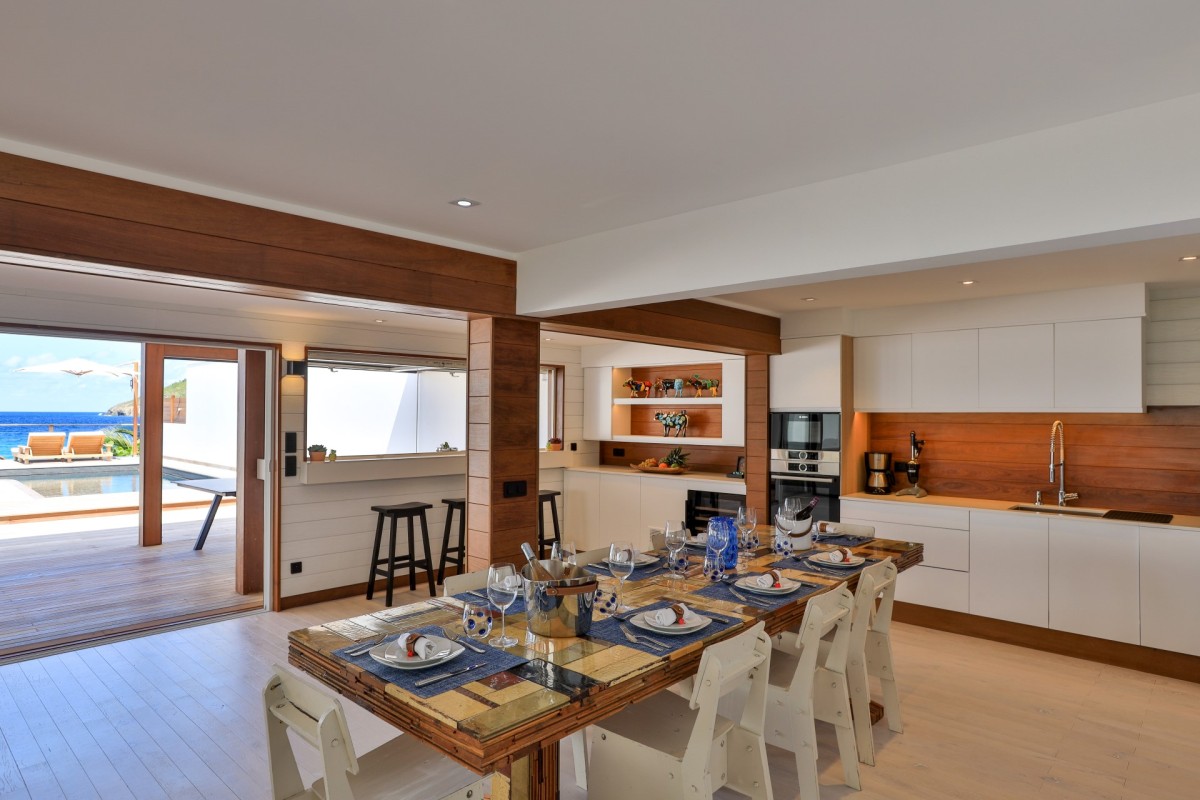 Ganesha - 3-bedroom luxury villa in Ganesha

        
        
            
                Flamands
            
            
                                     Waterfront - Image 15