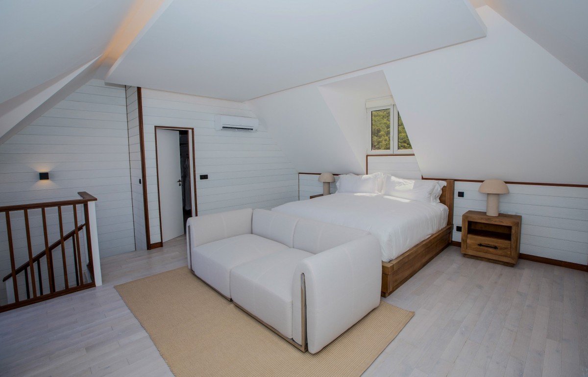 Ganesha - 3-bedroom luxury villa in Ganesha

        
        
            
                Flamands
            
            
                                     Waterfront - Image 16