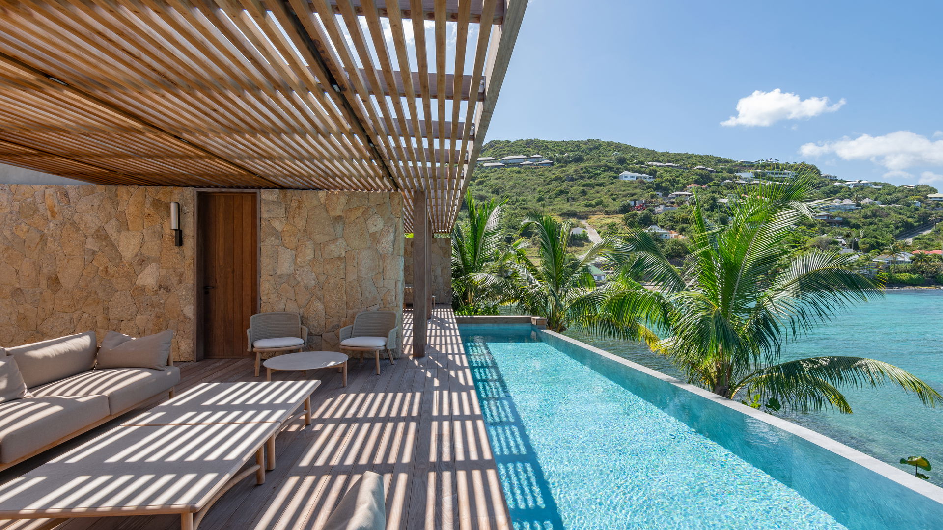 Linda - 5-bedroom luxury villa in Linda

        
        
            
                Marigot
            
            
                                     Waterfront - Image 85