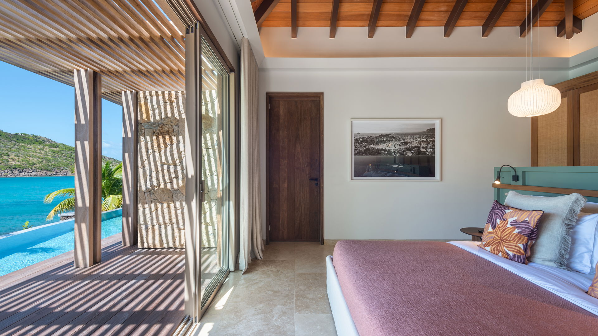 Linda - 5-bedroom luxury villa in Linda

        
        
            
                Marigot
            
            
                                     Waterfront - Image 79