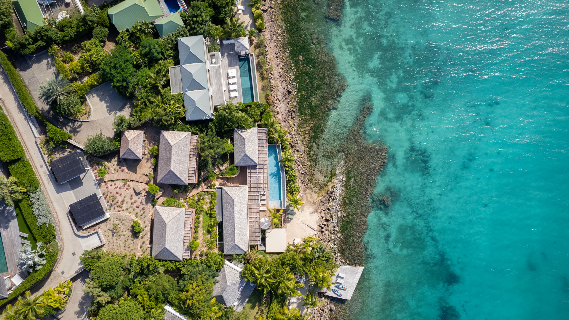 Linda - 5-bedroom luxury villa in Linda

        
        
            
                Marigot
            
            
                                     Waterfront - Image 36