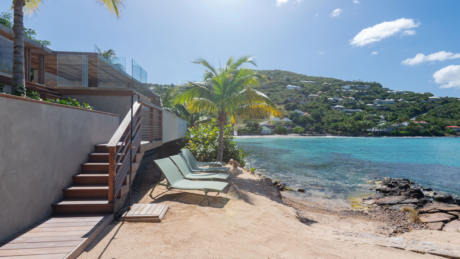 Linda - 5-bedroom luxury villa in Linda

        
        
            
                Marigot
            
            
                                     Waterfront - Image 33