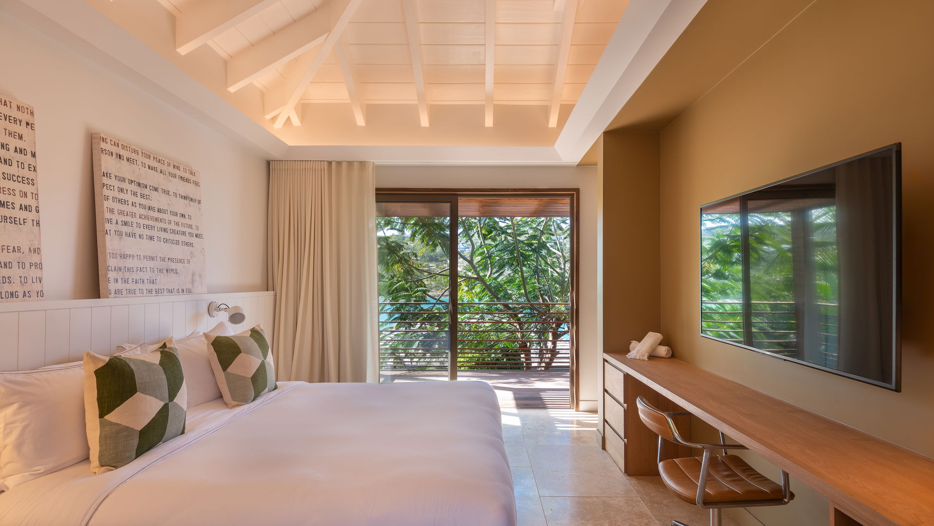 Linda - 5-bedroom luxury villa in Linda

        
        
            
                Marigot
            
            
                                     Waterfront - Image 57