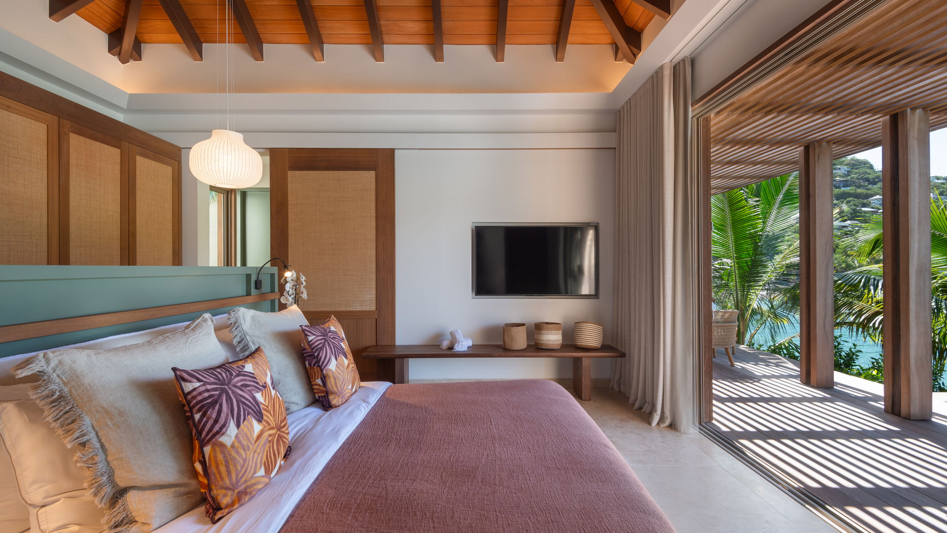 Linda - 5-bedroom luxury villa in Linda

        
        
            
                Marigot
            
            
                                     Waterfront - Image 25