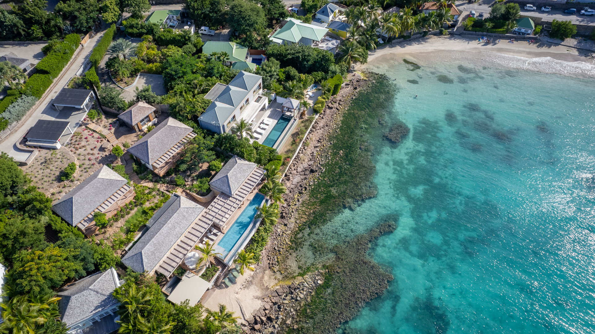 Linda - 5-bedroom luxury villa in Linda

        
        
            
                Marigot
            
            
                                     Waterfront - Image 15