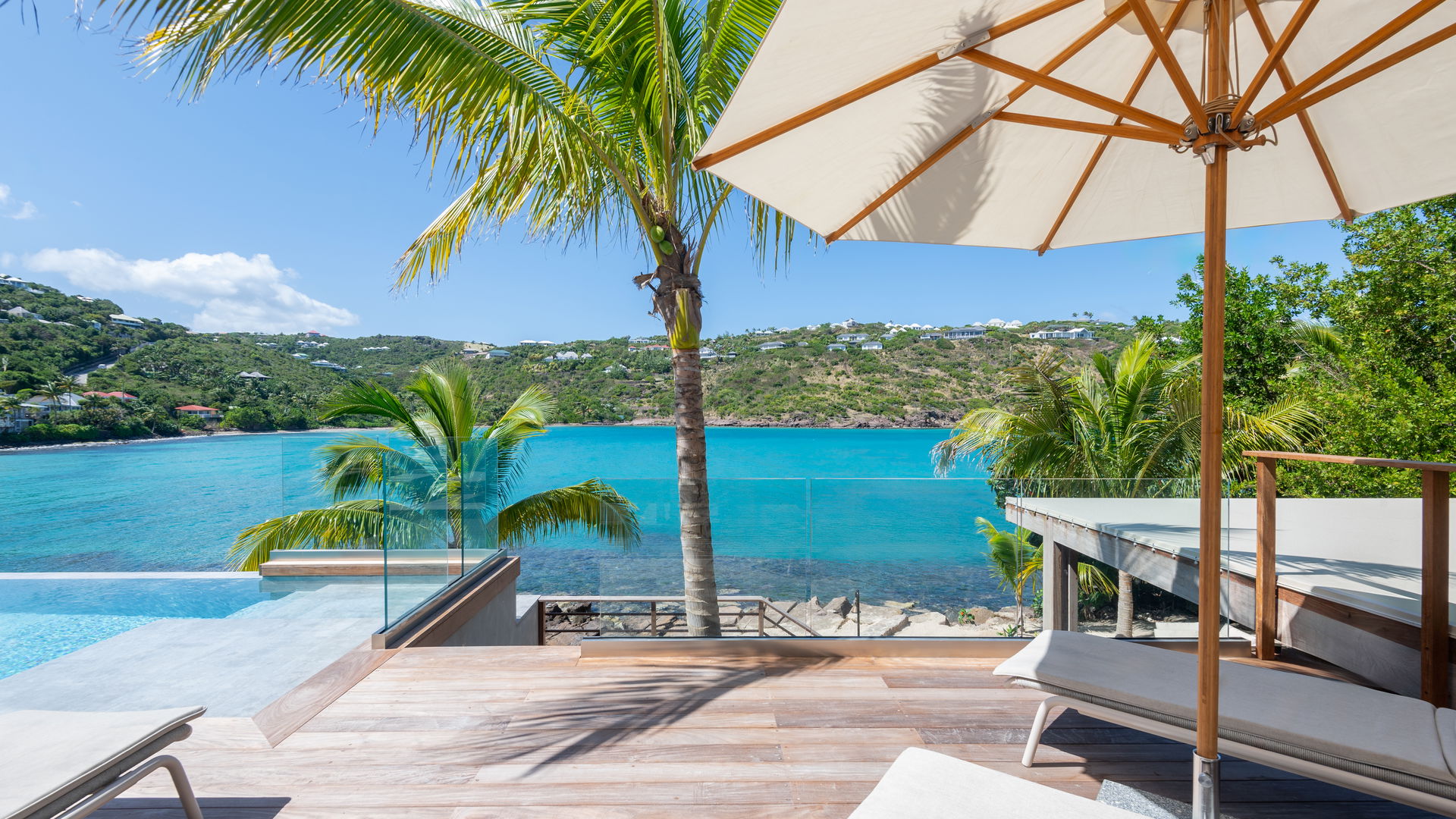 Linda - 5-bedroom luxury villa in Linda

        
        
            
                Marigot
            
            
                                     Waterfront - Image 38