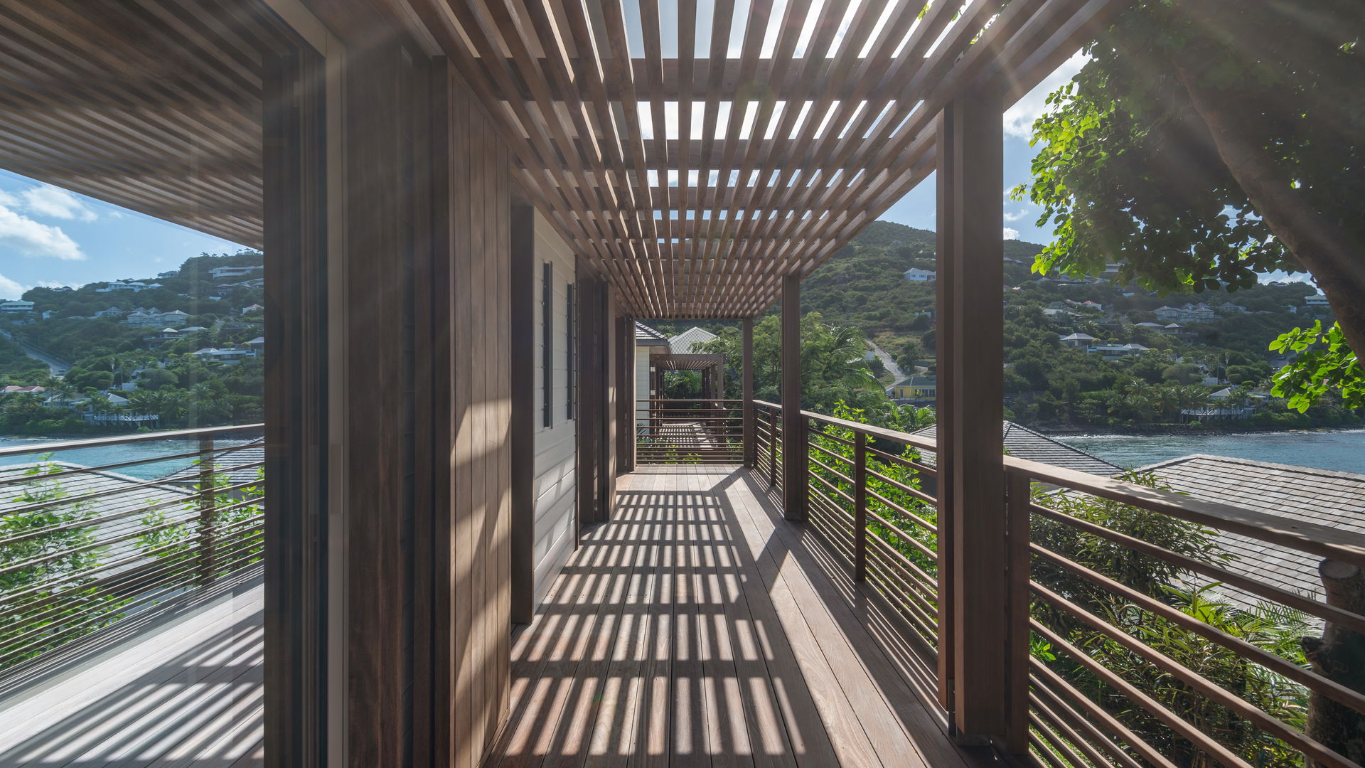 Linda - 5-bedroom luxury villa in Linda

        
        
            
                Marigot
            
            
                                     Waterfront - Image 81