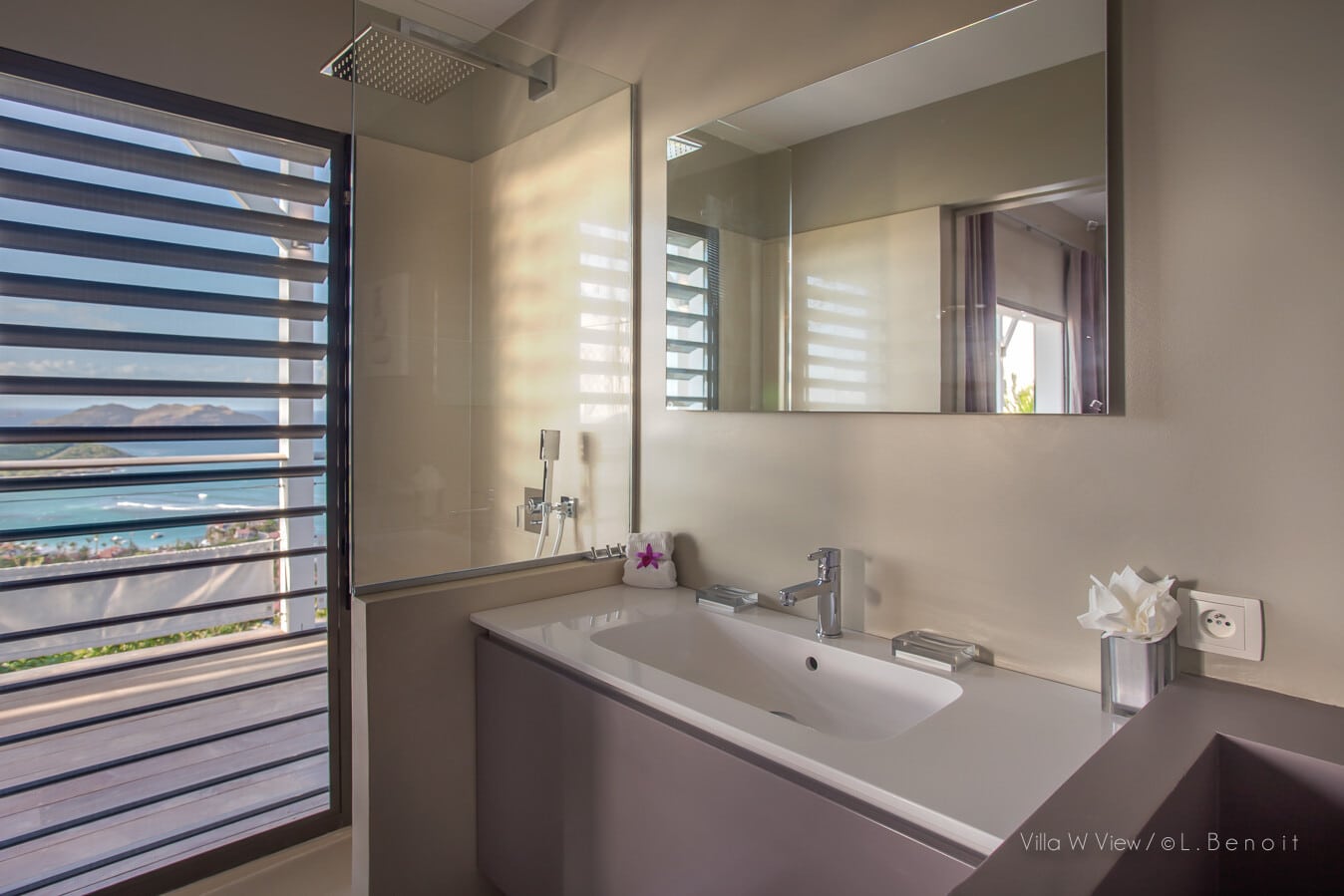 A View - 4-bedroom luxury villa in View                                                 Saint Jean - Image 16