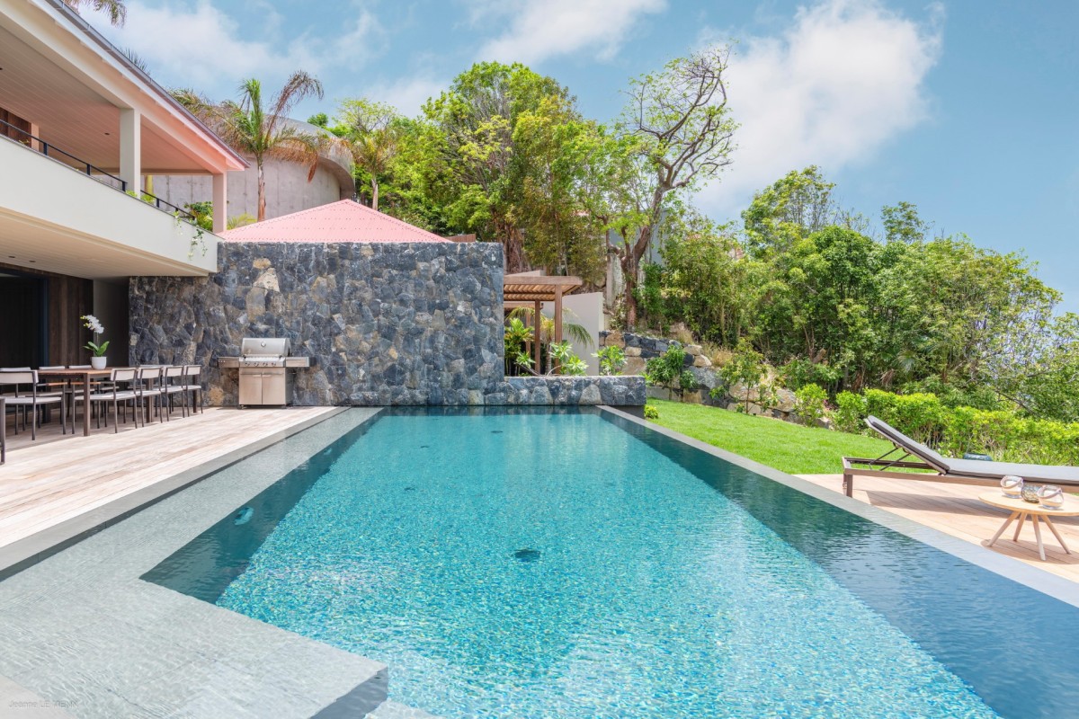 Eva - 5-bedroom luxury villa in Colombier - Image 13