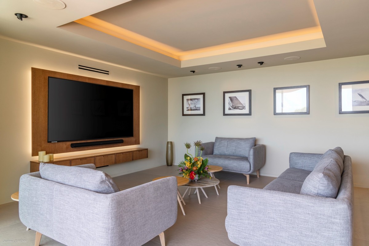 Eva - 5-bedroom luxury villa in Colombier - Image 15