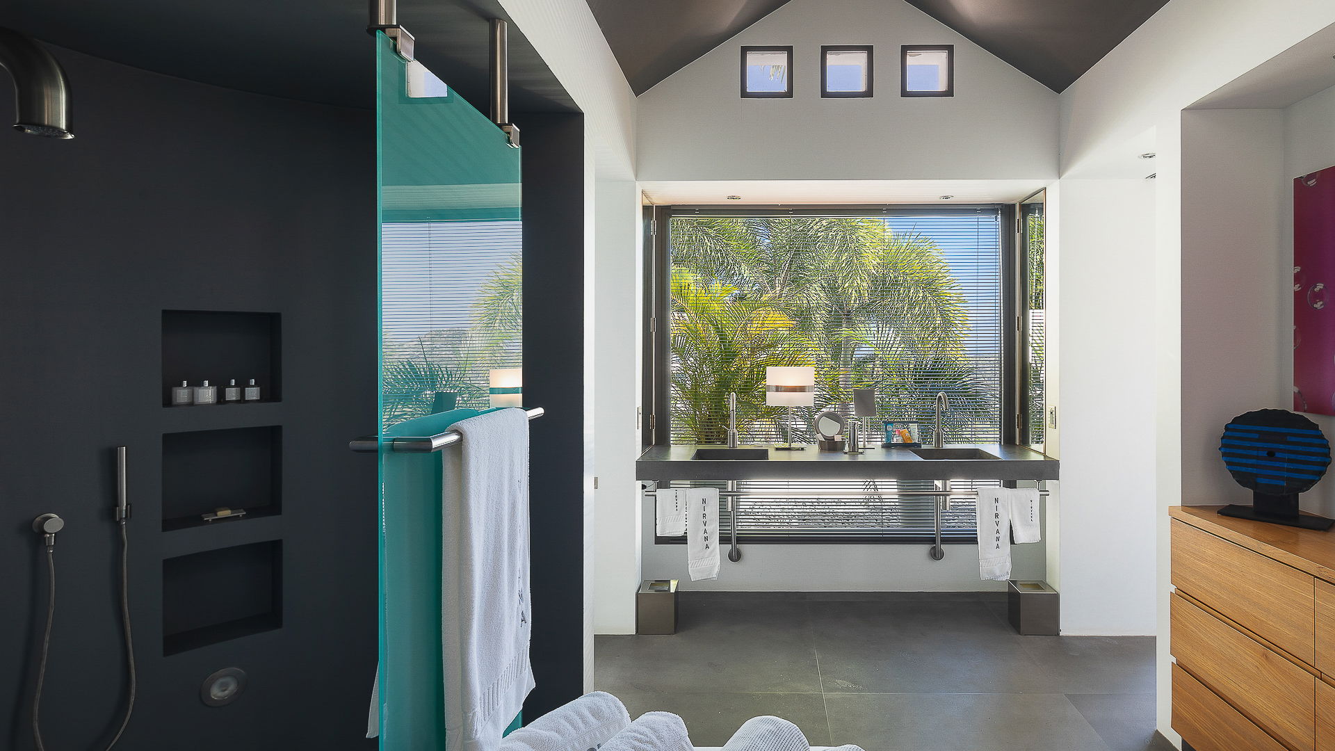 Nirvana - 5-bedroom luxury villa in Nirvana

        
        
            
                Lurin - Image 31