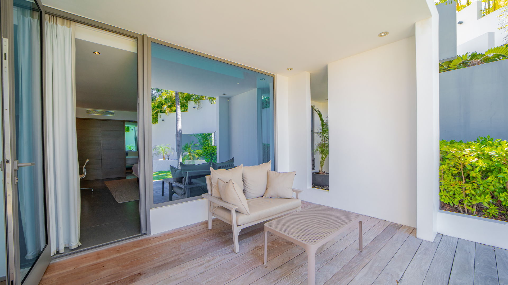 Nirvana - 5-bedroom luxury villa in Nirvana

        
        
            
                Lurin - Image 89