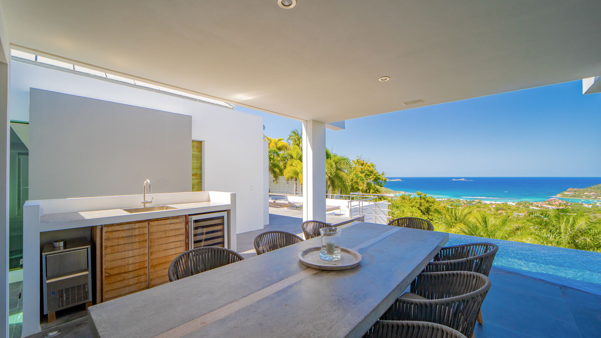 Nirvana - 5-bedroom luxury villa in Nirvana

        
        
            
                Lurin - Image 64