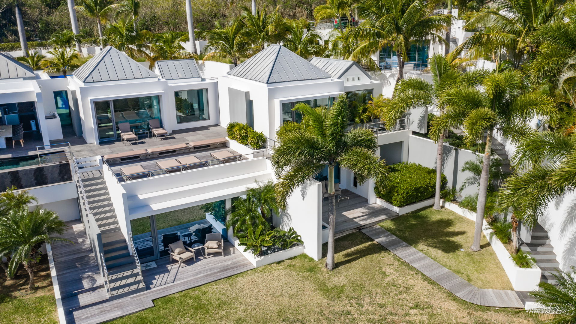 Nirvana - 5-bedroom luxury villa in Nirvana

        
        
            
                Lurin - Image 140