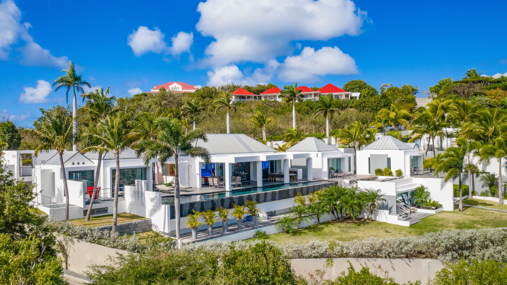 Nirvana - 5-bedroom luxury villa in Nirvana

        
        
            
                Lurin - Image 123