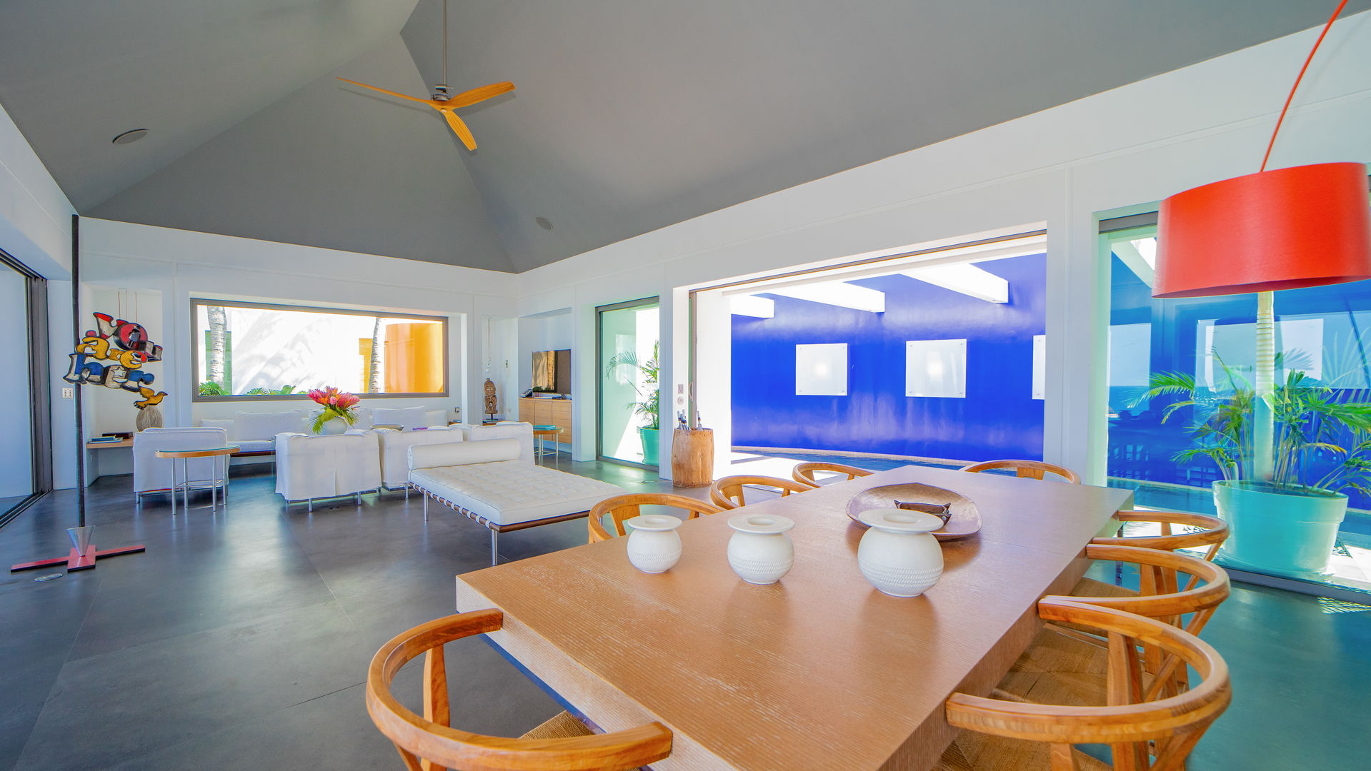 Nirvana - 5-bedroom luxury villa in Nirvana

        
        
            
                Lurin - Image 16