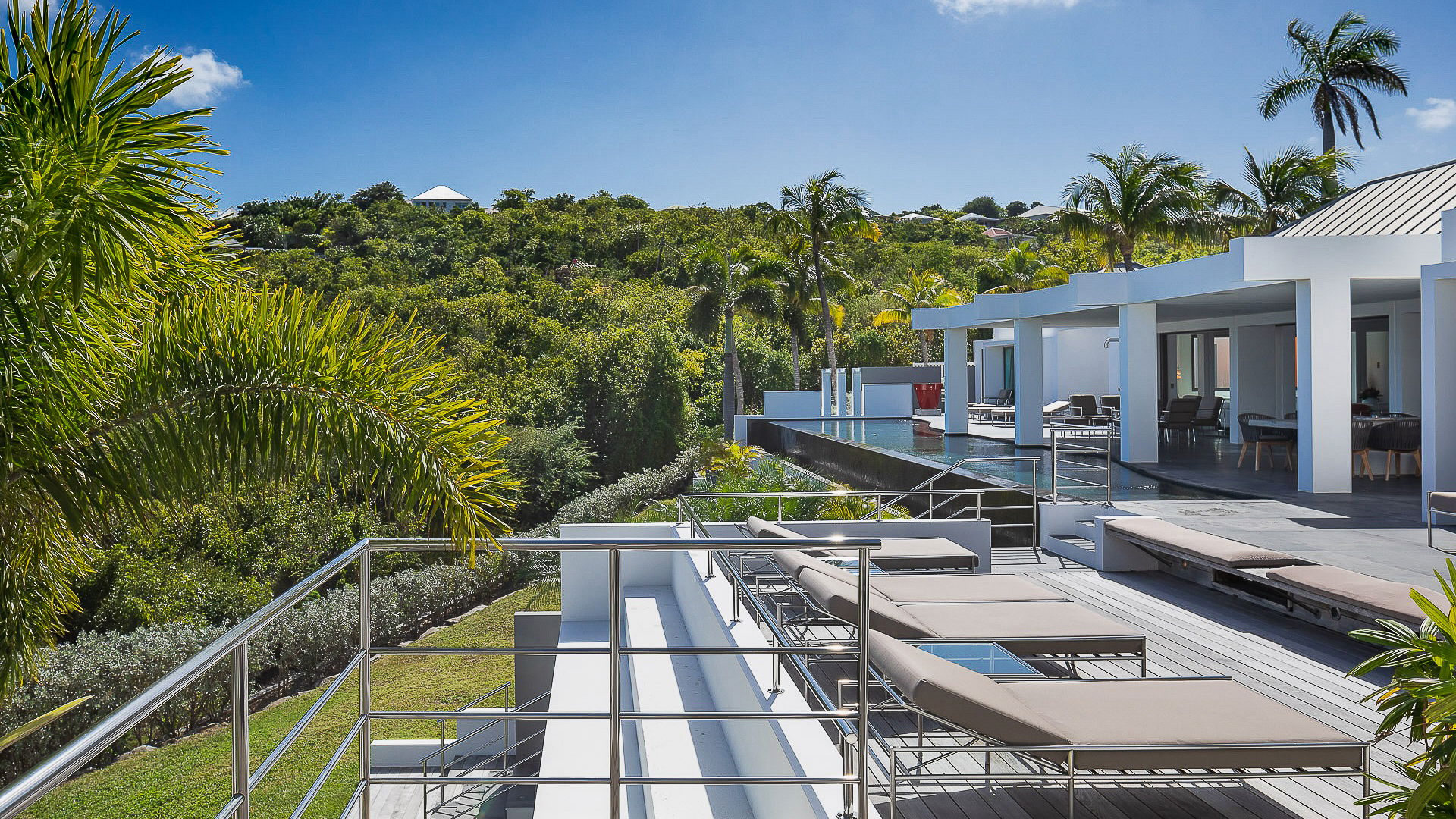 Nirvana - 5-bedroom luxury villa in Nirvana

        
        
            
                Lurin - Image 105