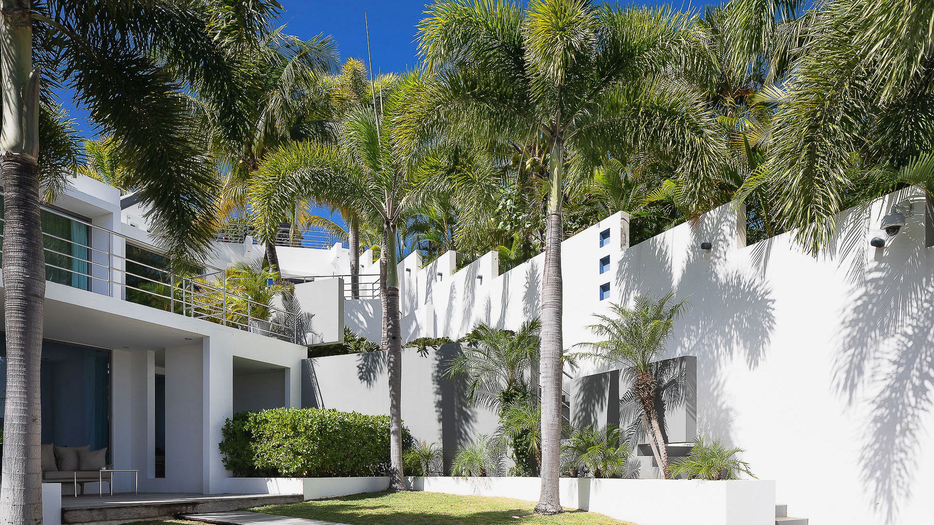 Nirvana - 5-bedroom luxury villa in Nirvana

        
        
            
                Lurin - Image 122