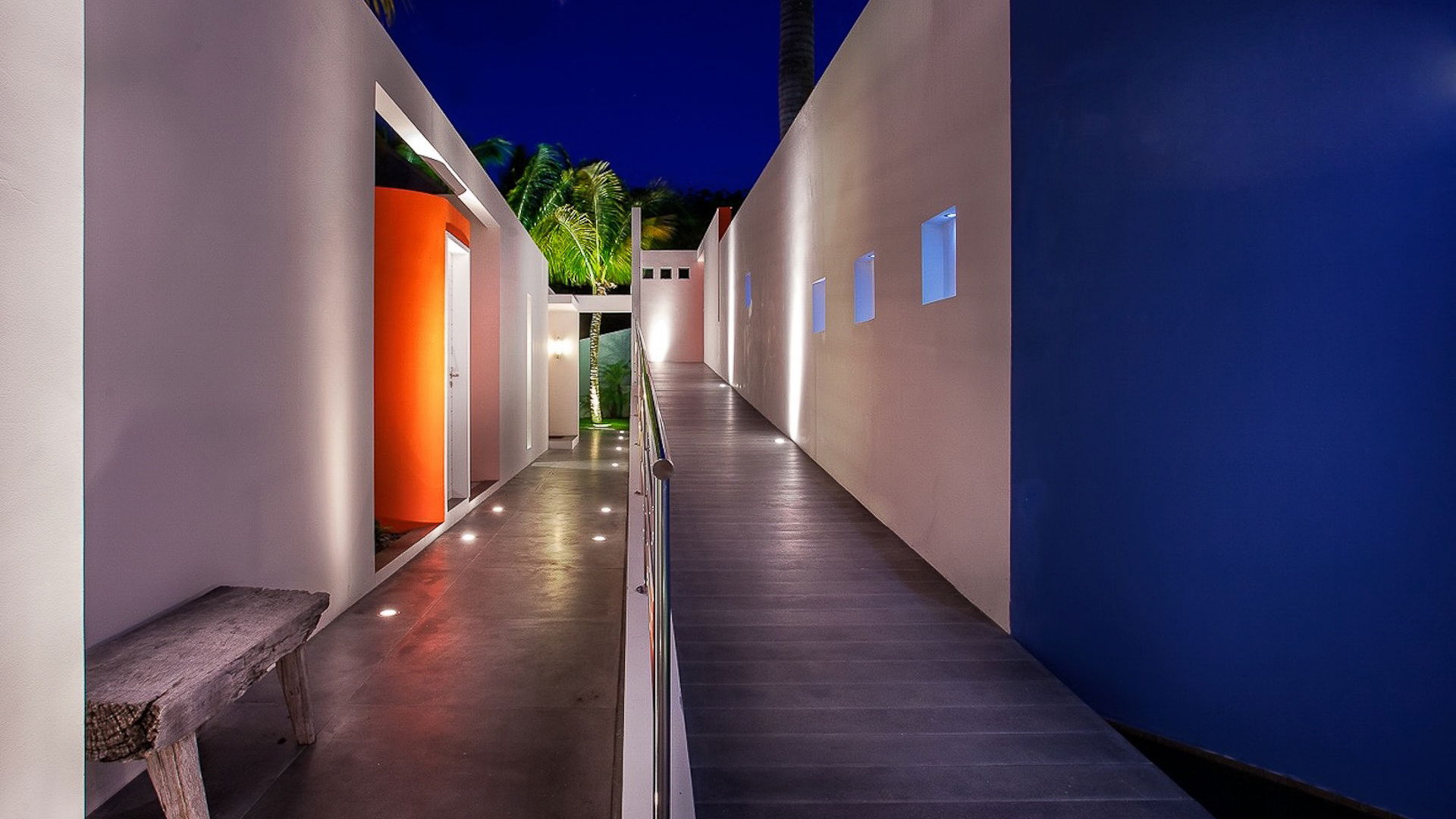 Nirvana - 5-bedroom luxury villa in Nirvana

        
        
            
                Lurin - Image 153