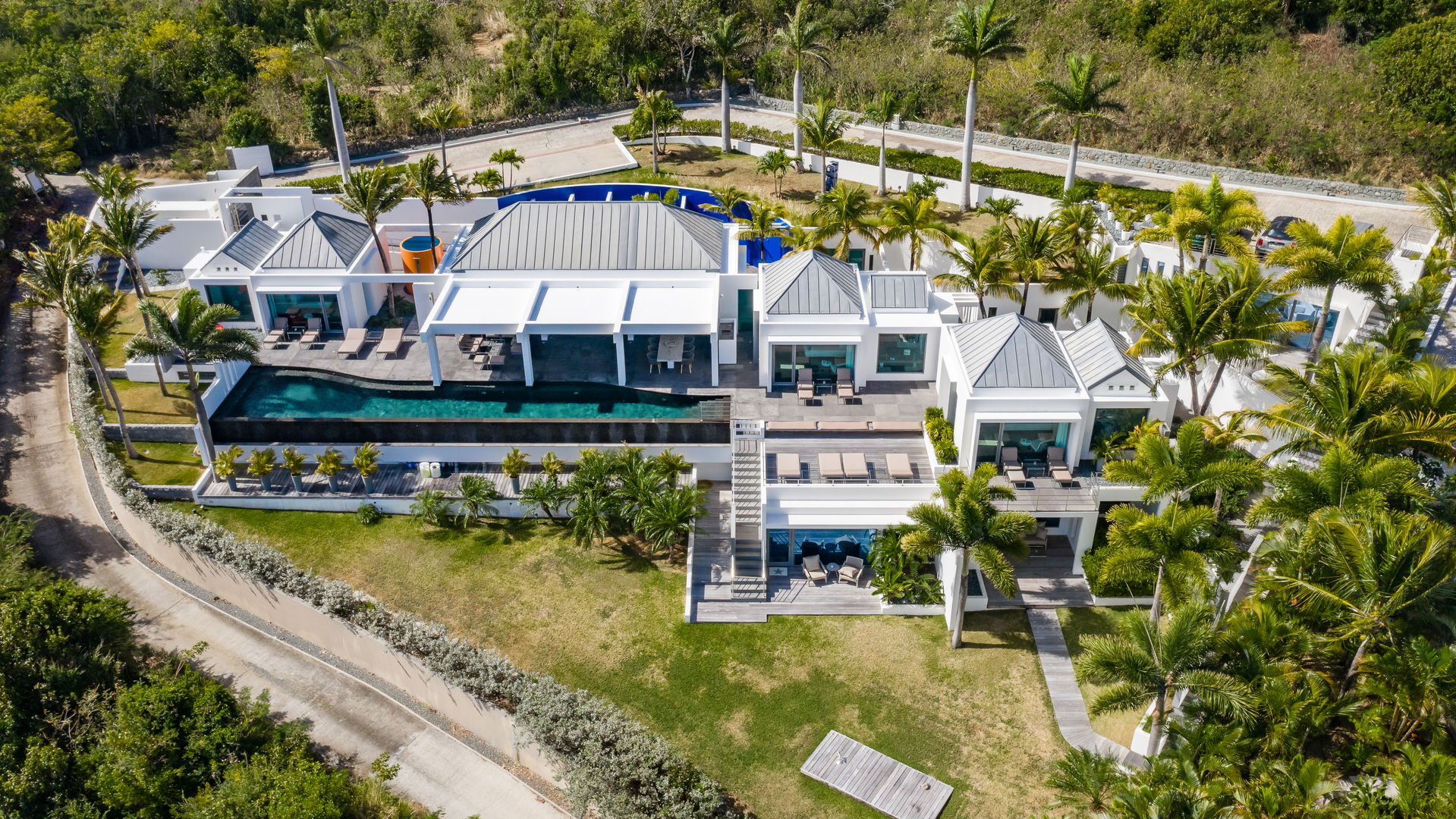 Nirvana - 5-bedroom luxury villa in Nirvana

        
        
            
                Lurin - Image 158