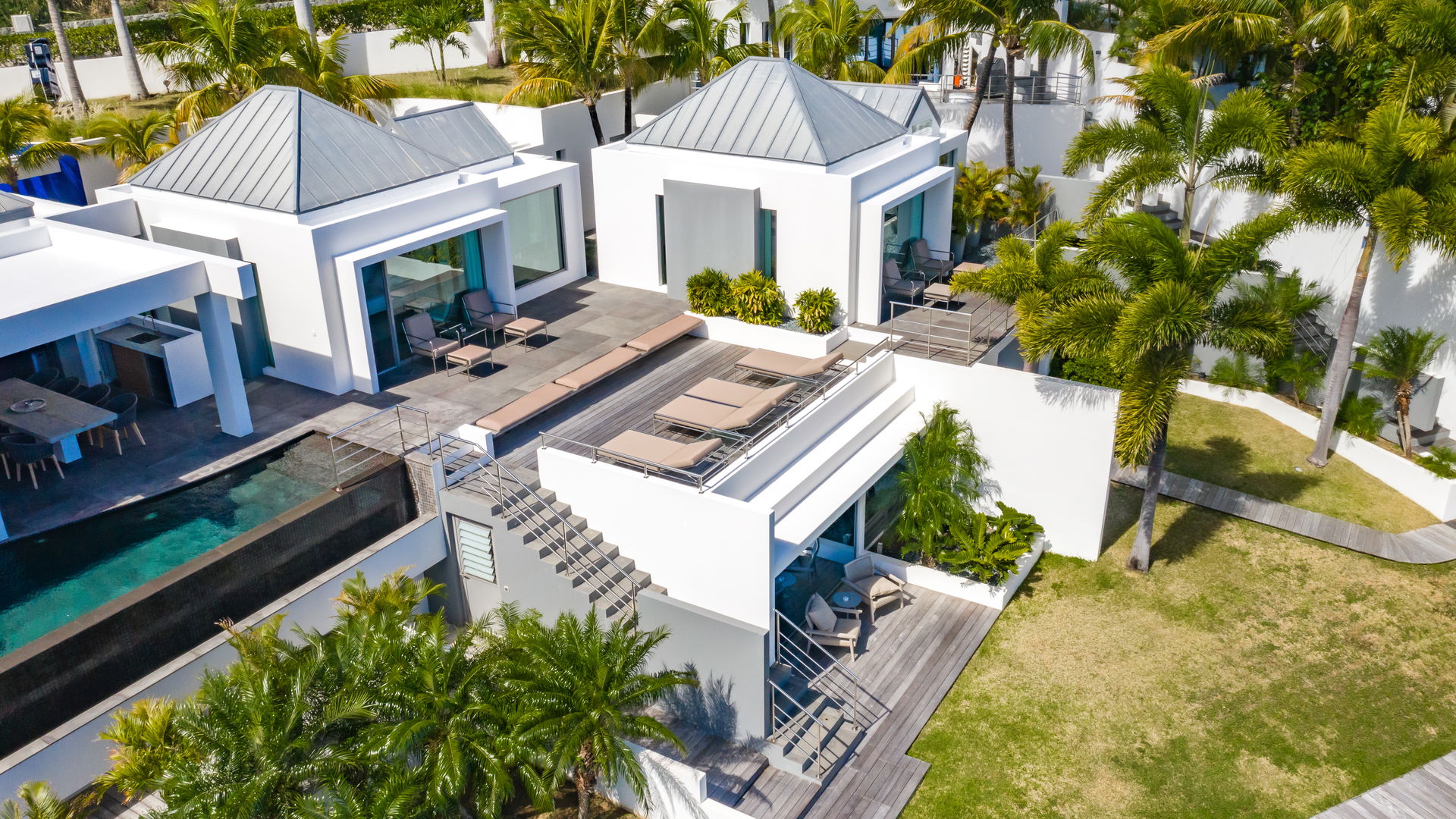 Nirvana - 5-bedroom luxury villa in Nirvana

        
        
            
                Lurin - Image 161